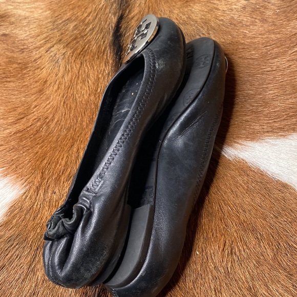 Womens tory Burch flat shoes size 6 check them out very nice thanks 🙏 - Picture 6 of 8